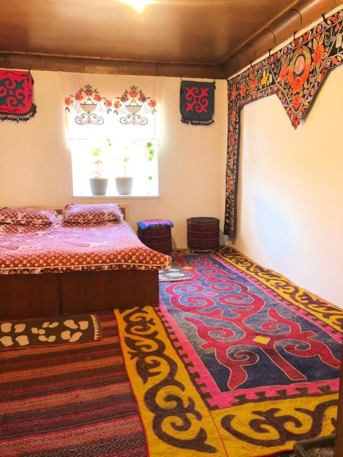 Tilek Guest House Sary-Mogul Ngoại thất bức ảnh