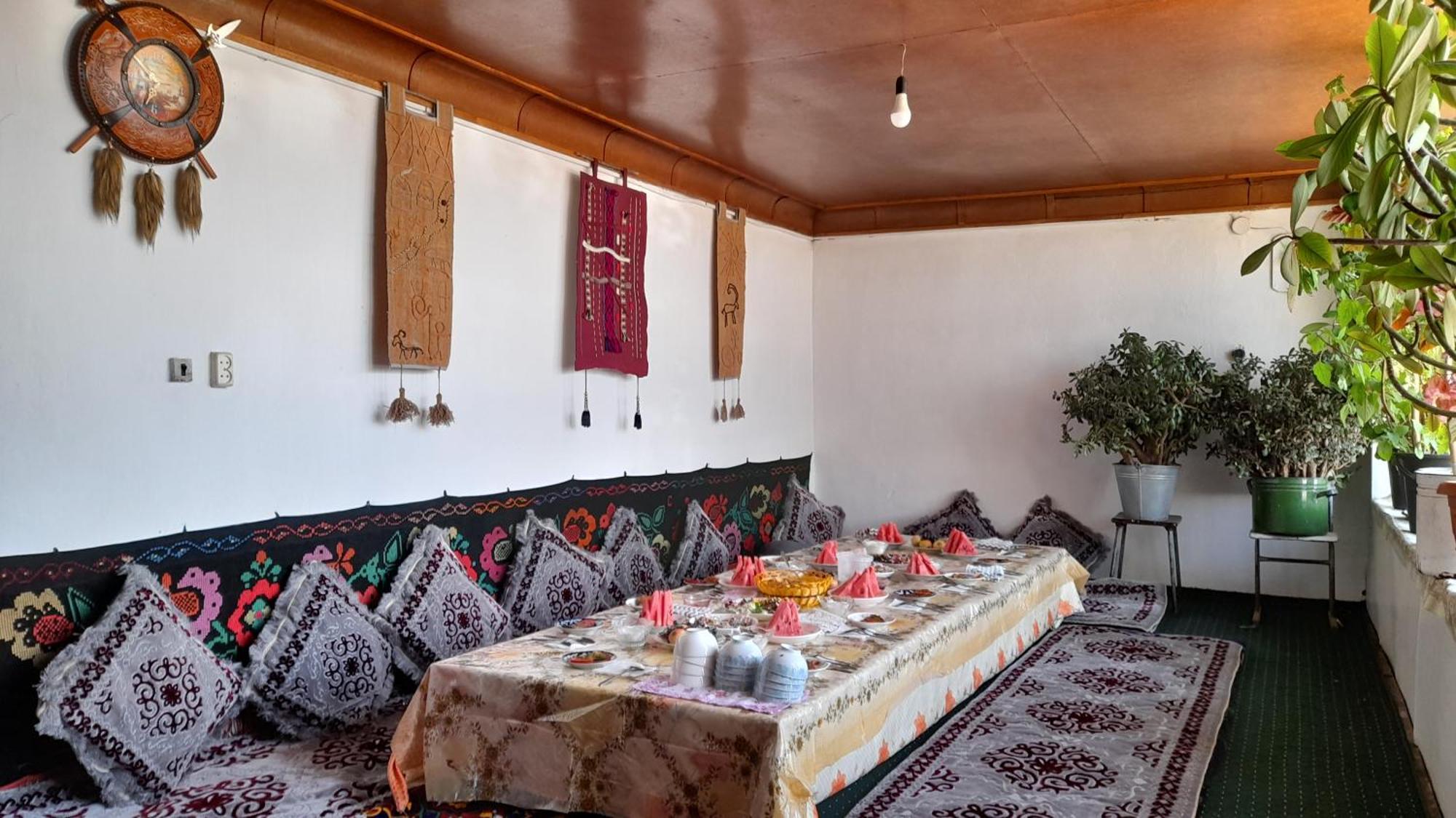 Tilek Guest House Sary-Mogul Ngoại thất bức ảnh